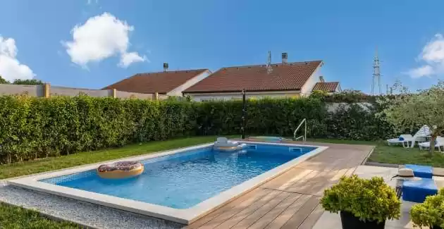 Modern App Ana with Jacuzzi and Pool
