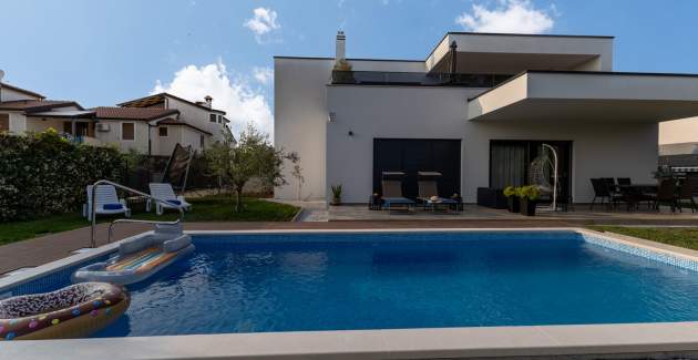 Modern App Ana with Jacuzzi and Pool