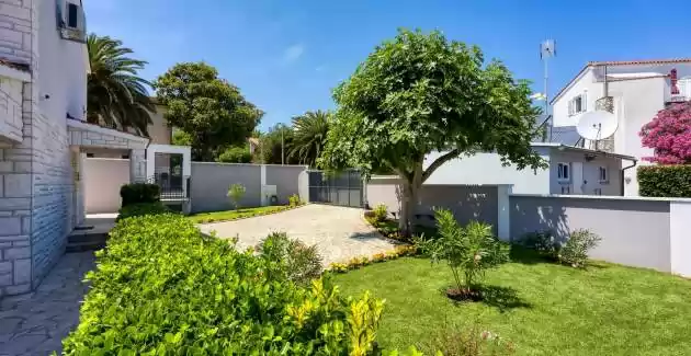 Breeze Holiday Home
