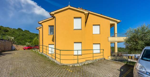 Apartment Ad Maiora with Shared Pool