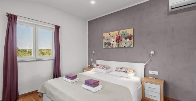 Holiday House Brig