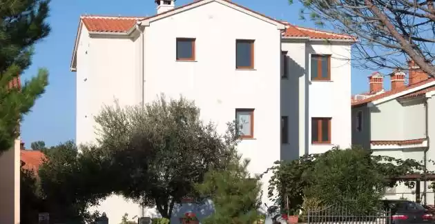 Beakovic N3 with Balcony