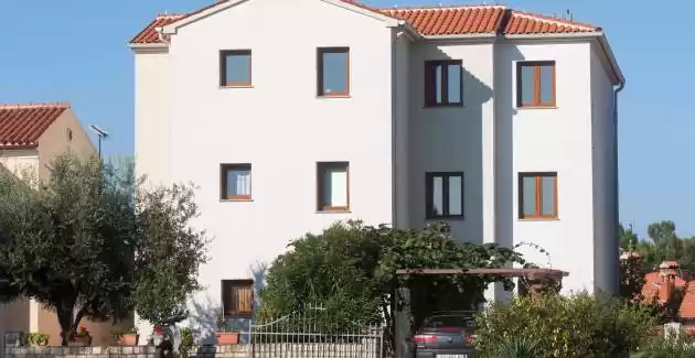 Beakovic N3 with Balcony