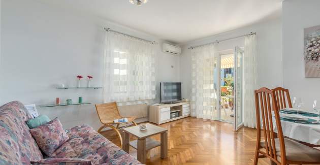 Two-Bedroom Apartment Matijevic in Porec