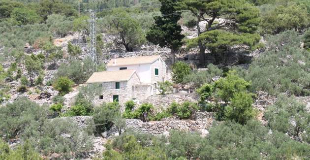 Holiday home Sweet Shelter with jacuzzi
