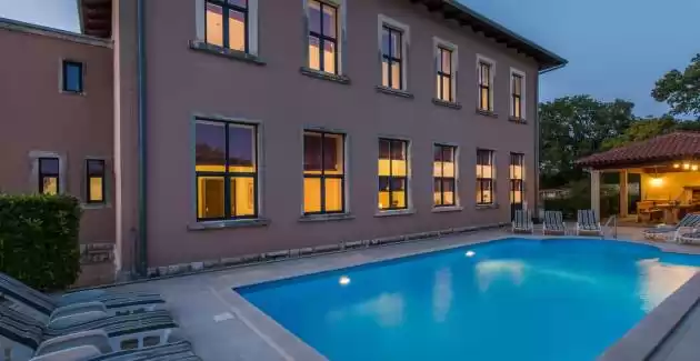  Schoolhouse Villa Jakovici