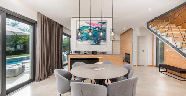 Villa Luce Verde by Villsy