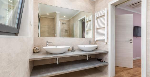 Villa Luce Verde by Villsy