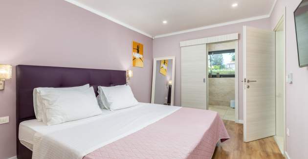 Villa Luce Verde by Villsy