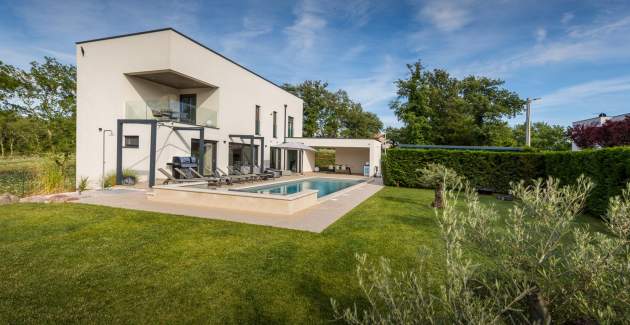 Villa Luce Verde by Villsy