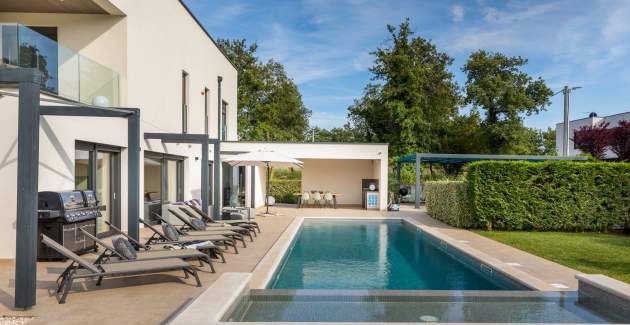 Villa Luce Verde by Villsy