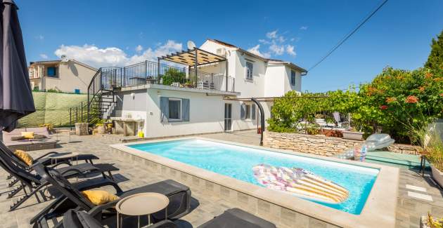 Villa Dioniza