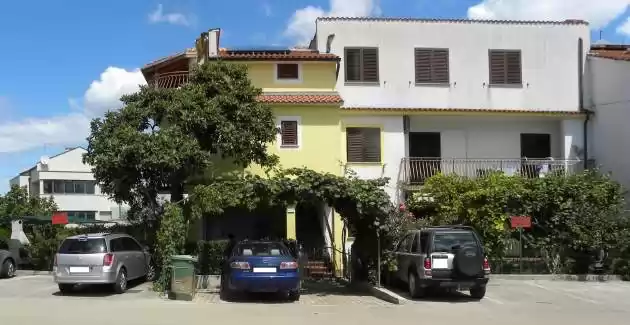 Apartmani Zonta - Jednosobni apartman s terasom i djelomičnim pogledom na more