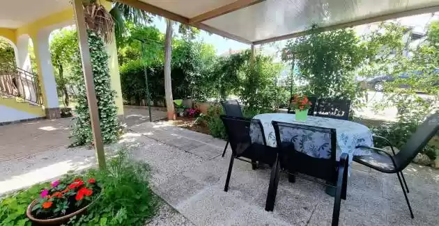 Appartamenti Zonta - Appartamento con Galleria e Vista Mare Parziale