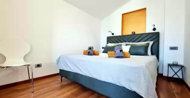Appartamenti Zonta - Appartamento con Galleria e Vista Mare Parziale