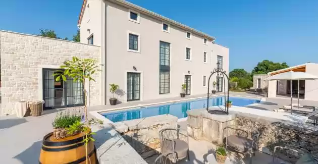 Villa Madora