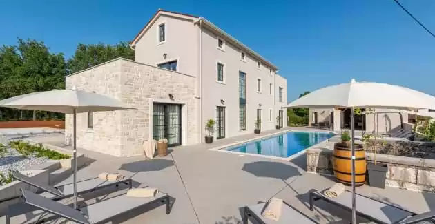 Villa Madora