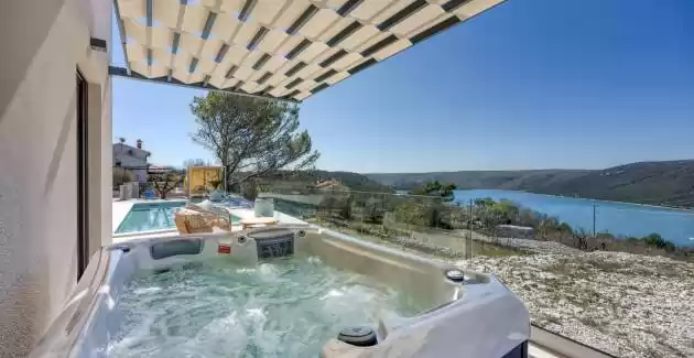 Villa Laguna