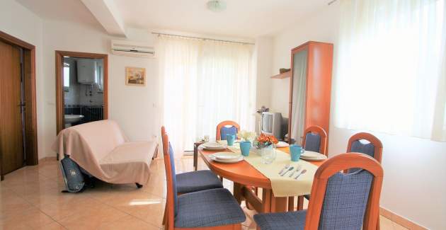 Geräumiges Apartment Mendikovic mit 2 Schlafzimmern und mit Terrasse
