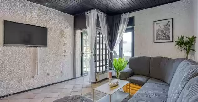 Apartmani Riva - Apartment mit zwei Schlafzimmern und Meerblick