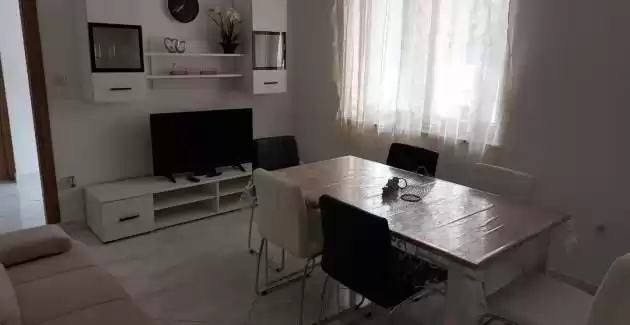Bakša APP / Three-Bedroom A1 with shared pool