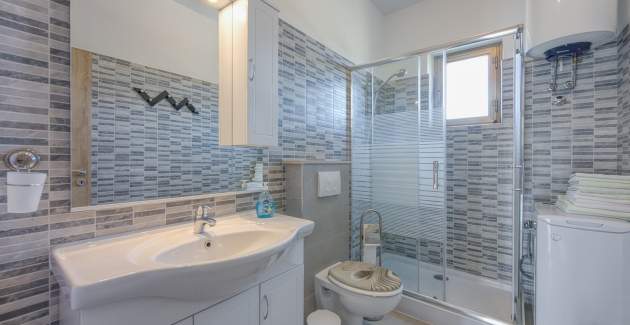 Bakša APP / Three-Bedroom A2 with shared pool
