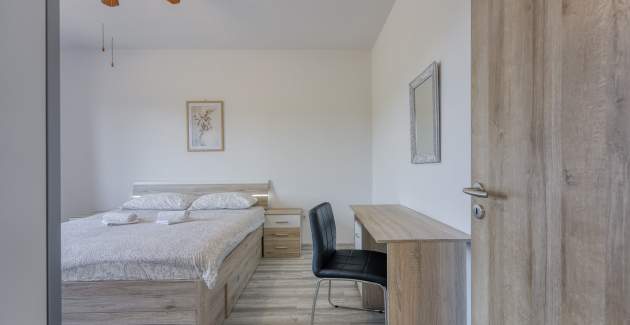 Bakša APP / Three-Bedroom A2 with shared pool
