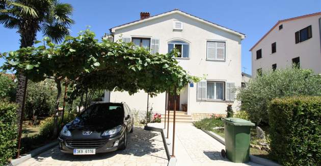 Apartment Mercedes in der Nähe der Stadt