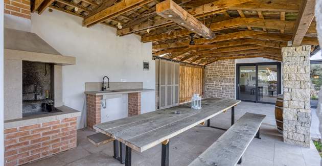 A5 / Appartamento con tre camere da letto e piscina in comune