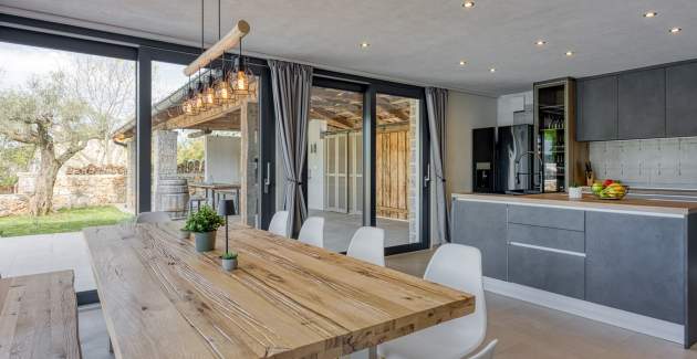 A5 / Appartamento con tre camere da letto e piscina in comune