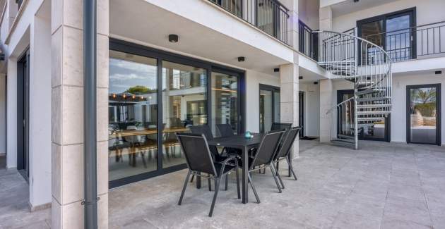 A5 / Appartamento con tre camere da letto e piscina in comune