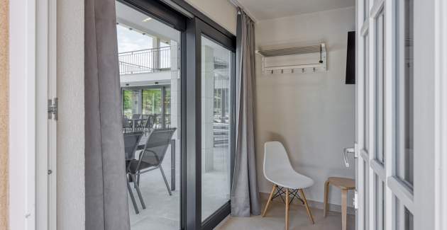 A4/Apartment wit Shared Pool