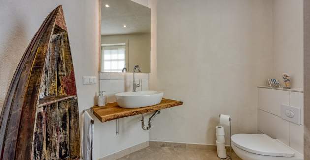 A4/Apartment wit Shared Pool