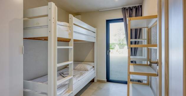A4/Apartment wit Shared Pool