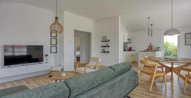 Sea View Apartment Rubil