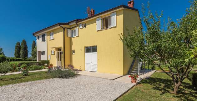 One-Bedroom Apartment Nensi with Balcony