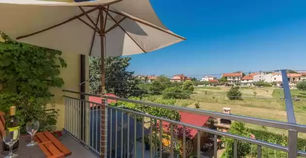 Apartment Nensi with Balcony - Porec