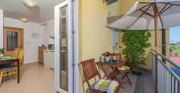 Apartment Nensi with Balcony - Porec