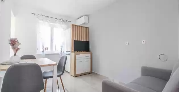 Apartment Emi