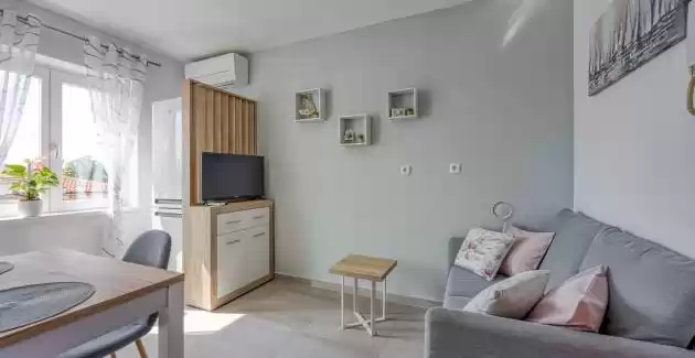 Apartment Emi