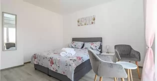 Apartment Emi