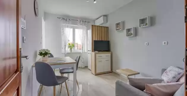 Apartment Emi