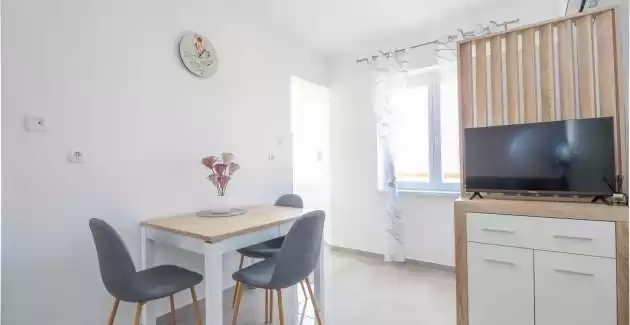 Apartment Emi