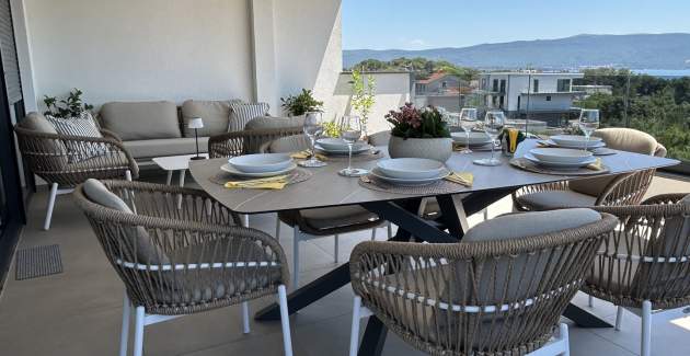 Casagrande / Three-Bedroom with Balcony and Sea View A6