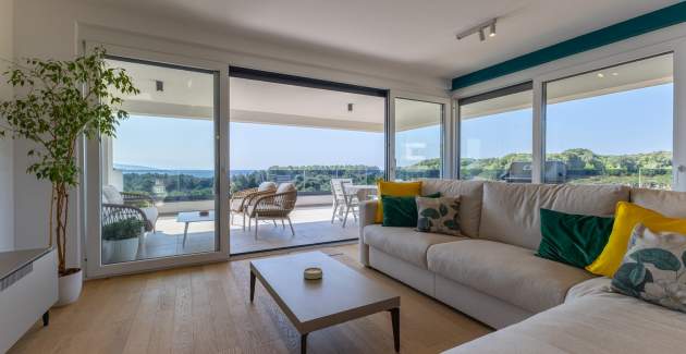 Casagrande / Three-Bedroom with Balcony and Sea View A6