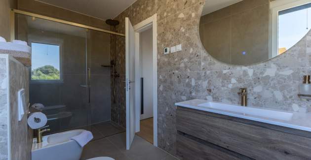Casagrande / Three-Bedroom with Balcony and Sea View A6