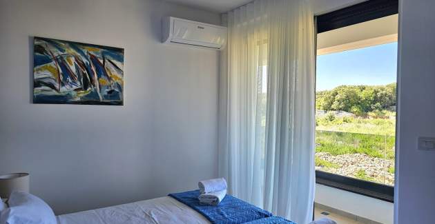 Casagrande / Three-Bedroom with Balcony and Sea View A6