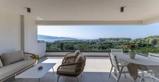 Casagrande / Three-Bedroom with Balcony and Sea View A6