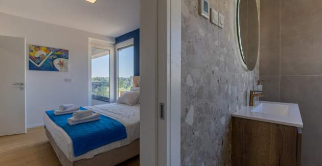 Casagrande / Three-Bedroom with Balcony and Sea View A6