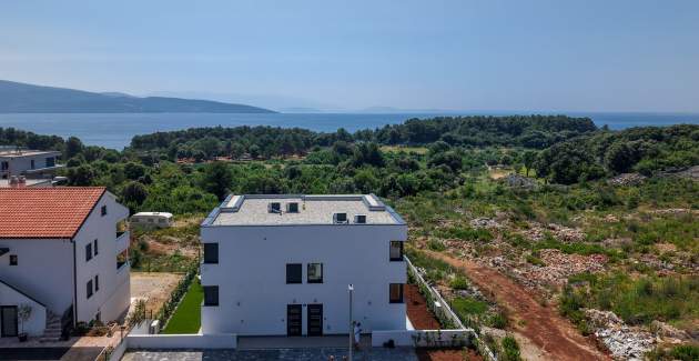 Casagrande / Three-Bedroom with Balcony and Sea View A6